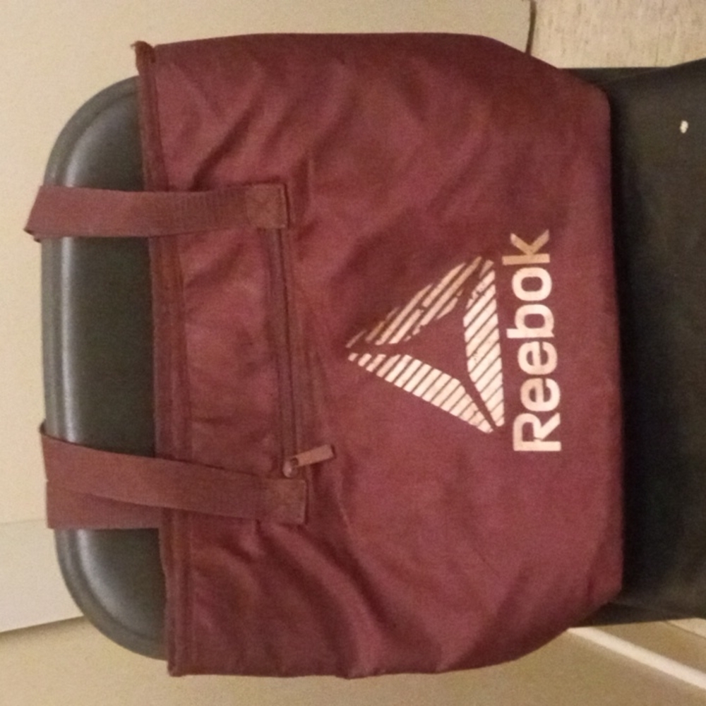 Reebok tote bag with magnetic closure